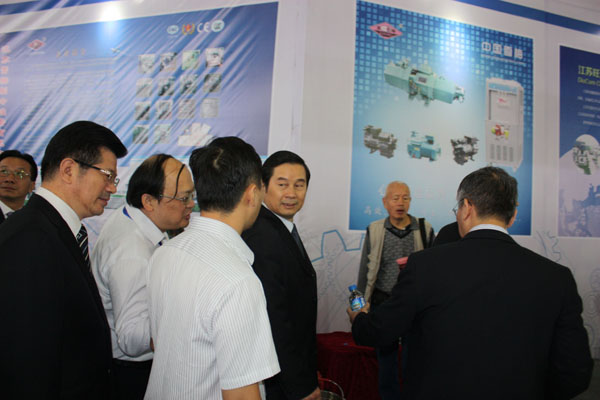 蘇滇攜手聚春城 雪梅南國喜迎賓 蘇滇攜手聚春城 雪梅南國喜迎賓